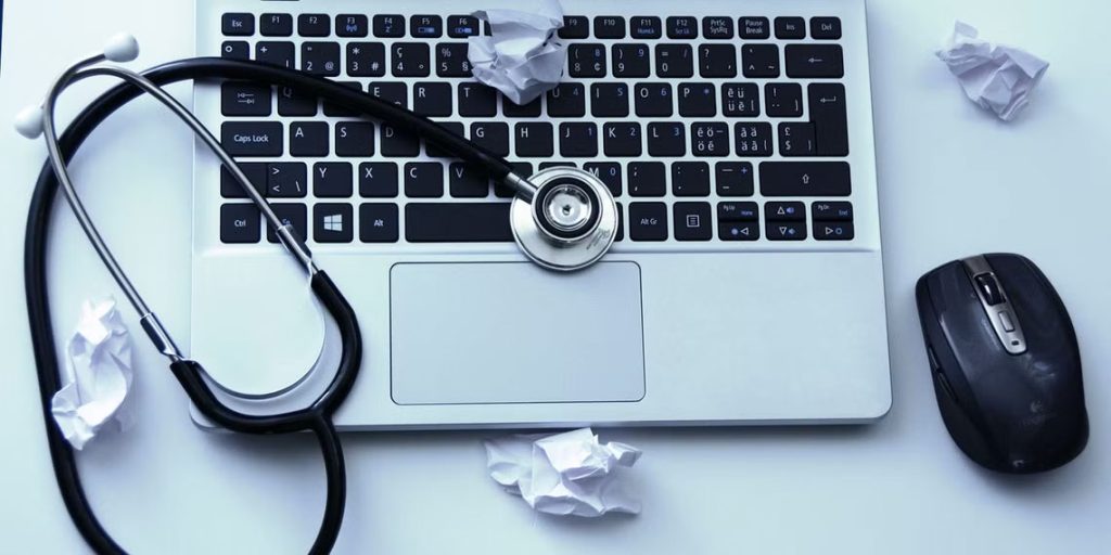 مشکلات رایج لپ‌تاپ و راه حل‌های آنها (ال تی پارت)